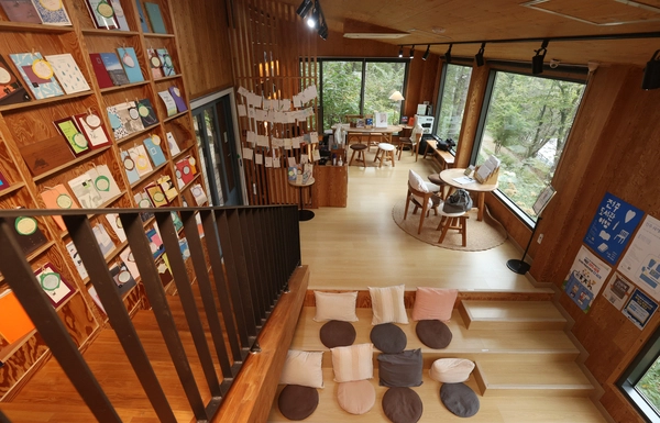 다락에서 바라본 내부. /전북일보=조현욱기자 다락에서 바라본 내부. /전북일보=조현욱기자