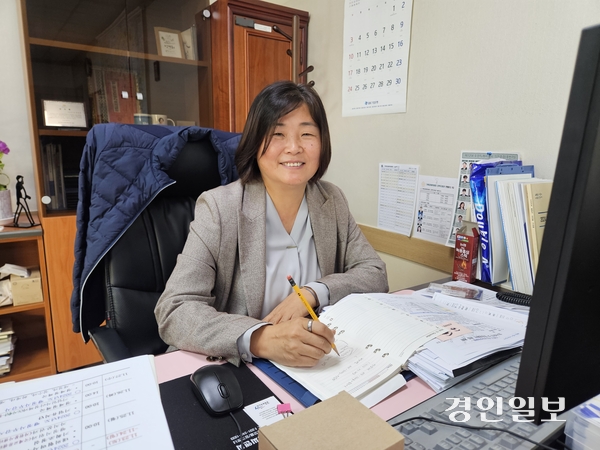 수원시의회 장정희 의원은 기초의회의 가치를 시민과 수원시를 잇는 ‘교두보’라고 말했다. 2024.11.15 /김지원기자 zone@kyeongin.com