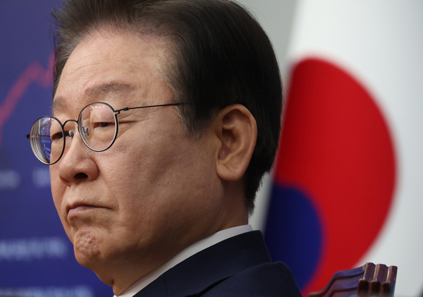 더불어민주당 이재명 대표가 지난 18일 국회에서 열린 최고위원회의에서 굳은 표정을 짓고 있다. 2024.11.18 /연합뉴스