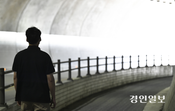 고립된 청년. /경인일보DB