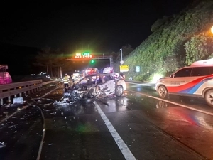 광명 제2경인고속도로서 승용차·화물차 추돌… 승용차 운전자 1명 사망