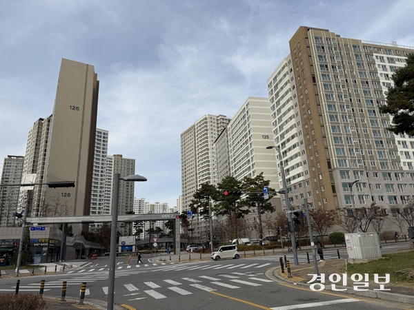 파주 운정신도시 아이파크 전경. 2024.11.25 /윤혜경기자 hyegyung@kyeongin.com