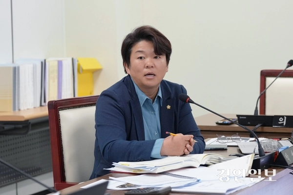 하남시의회 박선미 의원은 지난 26일 열린 제336회 하남시의회 제2차 정례회 보육정책과 행정사무감사에서 “하남시가 무려 20년간 관련 조례를 위반한 채 국공립어린이집 위탁 업체를 선정했다”고 지적했다. /하남시의회 제공