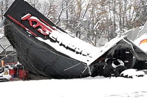 [포토] 무너진 타이어 매장