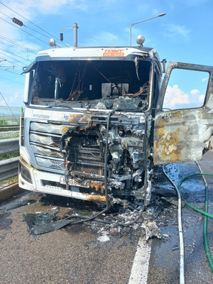 달리는 차량에 불이 붙었을 때 대처법은 [알아두면 좋은 소방상식·(1)]