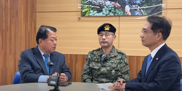 곽종근 육군 특수전사령관이 김병주·박선원 국회의원을 만나 당시 상황을 설명하는 모습.2024.12.6/김병주 의원 유튜브 캡처