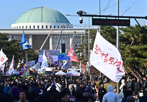 [화보] 국회 향한 발걸음 ‘퇴진 시위’