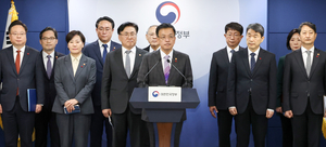 “내수 둔화에 회복까지 더딜것”… 국내 경제 성장률 ‘빨간불’ [격랑 속 ‘탄핵 정국’]