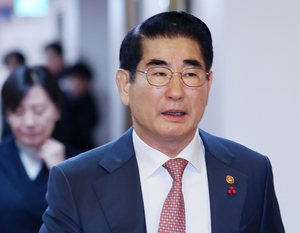 ‘비상계엄 설계자’ 김용현, 구속후 첫 검찰 조사 [격랑 속 ‘탄핵 정국’]