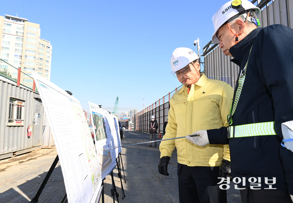 오후석 행정2부지사기 지난 10일 동절기 대형 철도건설공사장 안전관리 실태 점검을 진행했다. 2024.12.10 /경기도 제공