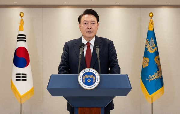 윤석열 대통령이 12일 용산 대통령실에서 대국민 담화를 하고 있다. 2024.12.12 /연합뉴스