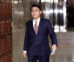 [속보] 윤상현 “한동훈은 독단적…尹 출당 제명 등 성급한 발표 저의가 있어”