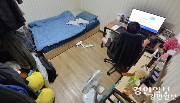1인 가구 등 화재 취약 계층이 사망하는 사고가 잇따르지만, 이들을 위한 화재 안전보장시설과 정책이 부족해 여전히 안전사각지대에 내몰렸다는 지적이 나온다. /경인일보DB