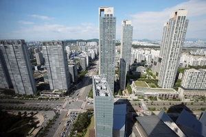 [줌인 ifez] 경기침체에 계엄사태 ‘불안감’