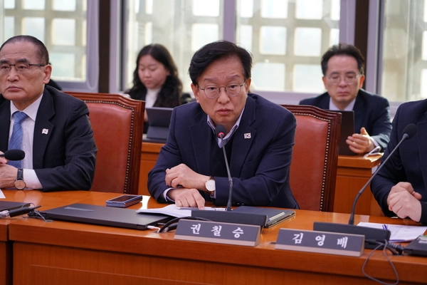 더불어민주당 권칠승(화성병) 의원이 외교통일위원회에서 질의하는 모습. /의원실 제공