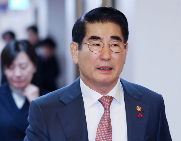 김용현 국방부 장관이 3일 오전 정부서울청사에서 열린 국무회의에 참석하고 있다. 2024.12.3 /연합뉴스 제공