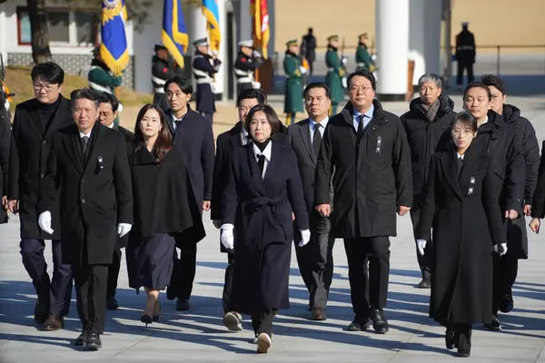개혁신당 허은아 대표와 이주영·천하람 의원 등이 지난 2일 호국영령과 순국선열들께 참배하기 위해 국립현충원을 찾았다. 2025.1.2 /개혁신당 제공