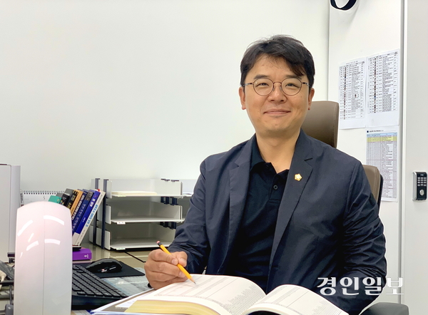 경기도중부권시의회의장협의회 선정 ‘의정활동 우수의원’의 영예를 안은 권민찬 김포시의회 의원. /경인일보DB