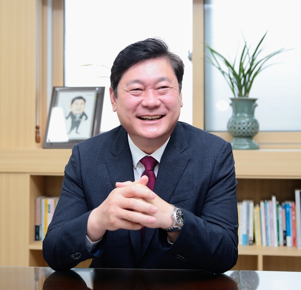 이영훈 인천 미추홀구청장은 “미추홀구가 더 높이 도약하고 큰 변화를 이끌어내는 한 해를 만들겠다”고 새해 포부를 밝혔다. /미추홀구 제공