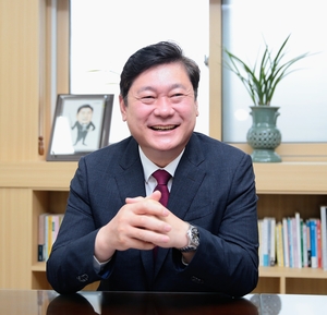 이영훈 인천 미추홀구청장 “도시재생 뉴딜로 생활 환경 개선… 법조타운 중심 경제 회복”