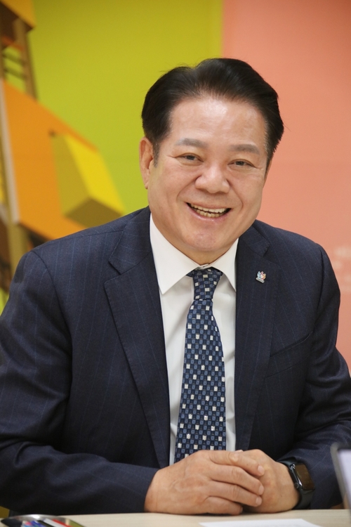 최대호 안양시장은 올해 시정운영의 궁극적 목표를 ‘시민행복’으로 내걸고 “도시·교통·서민·기업·청년 등 다양한 분야에서 핵심사업들을 추진하겠다”고 밝혔다. /안양시 제공
