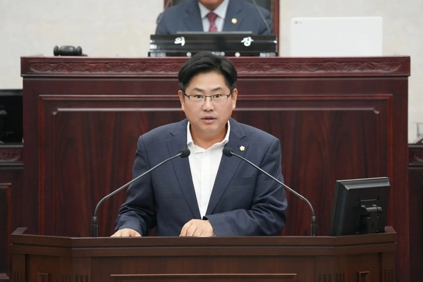 안성시의회 최호섭 의원이 동부권 교육불균형 해소를 위해 기존의 일죽고를 대중예술고로 전환하는 방안을 관련 기관에 제시했다. 2025.01.08/안성시의회 제공