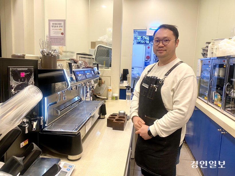군포 조상일커피 카페 본점에서 만난 조상일 대표. 2025.1.9 군포/강기정기자 kanggj@kyeongin.com