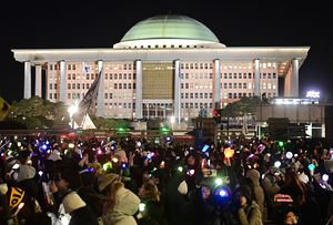 [집중진단] ‘시대적 과제’ 떠오른 개헌론, 여야 입장차 숙제