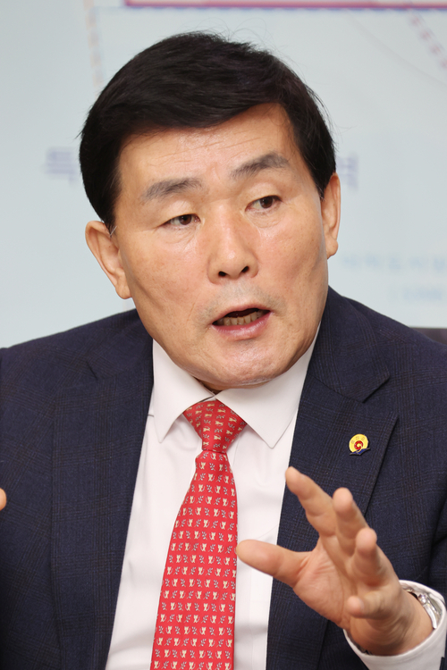 문경복 인천 옹진군수는 “올해 민선8기 핵심 사업들에 대한 결실을 맺고 중·장기 사업 추진에 매진하겠다”고 했다. /옹진군 제공