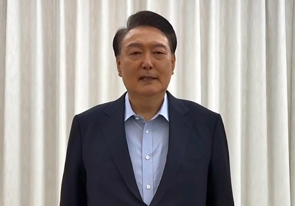 윤석열 대통령이 15일 공수처 출석 관련 대국민 담화를 하고 있다. 2025.1.15 /대통령실 제공