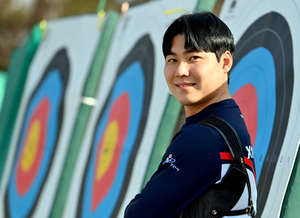 [아임 프롬 인천·(42)] 10년 불운 끝 파리에 꽂힌 꿈… ‘신궁’ 이우석의 세월 쏜살같지 않았다