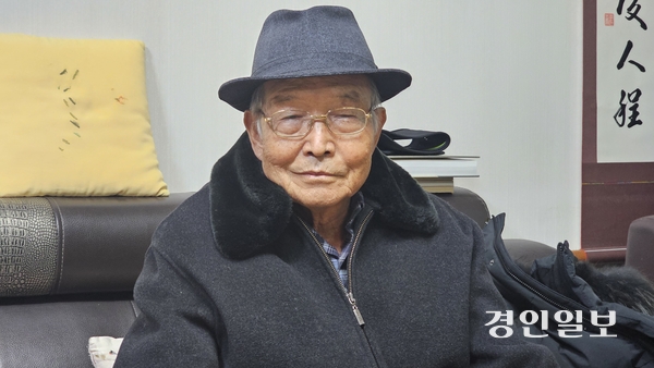 남한강 마지막 뱃사공 홍길천씨. 2025.1.16 /장태복기자 jkb@kyeongin.com