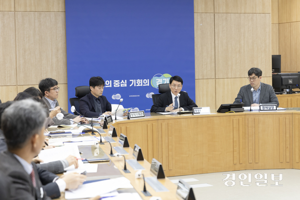 김성중 경기도 행정1부지사는 17일 도청에서 실국장들과 신속집행 추진 점검회의를 개최해 1분기에 약 11조원(35%)을 집행한다는 목표를 세웠다. 2025.1.17 /경기도 제공