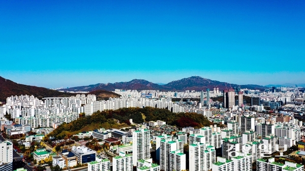 1기 신도시 재건축이 추진중인 군포 산본신도시 전경. /경인일보DB