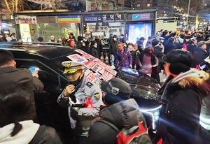 판사실 습격·난동 ‘유튜브 생중계’… 사법질서 파괴 ‘후폭풍’