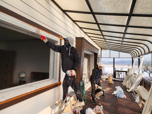 대남방송 피해 강화군 접경지, 방음창 설치 한창