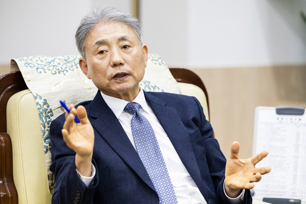 윤환 인천 계양구청장은 “과감한 변화와 도전으로 계양 100년 미래를 다질 발전의 초석을 놓겠다”고 말했다. /계양구 제공