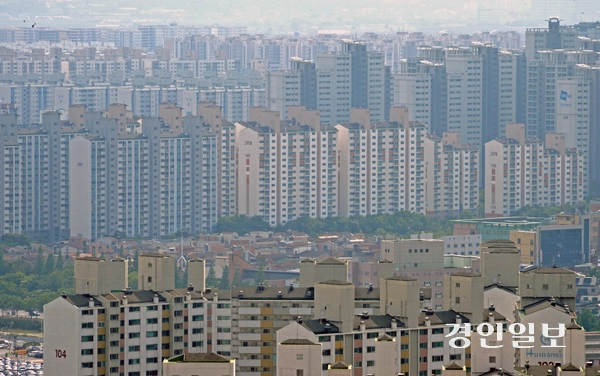 윤석열 대통령 구속으로 인해 부동산 시장은 더 큰 혼란에 빠질 것으로 예상된다. /경인일보DB
