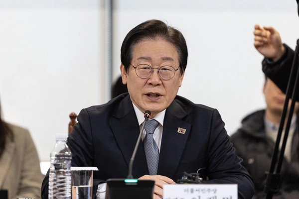 더불어민주당 이재명 대표가 20일 오후 서울 중구 전국은행연합회에서 열린 민생경제 회복을 위한 민주당-은행권 현장간담회에서 발언하고 있다. 2025.1.20 /연합뉴스