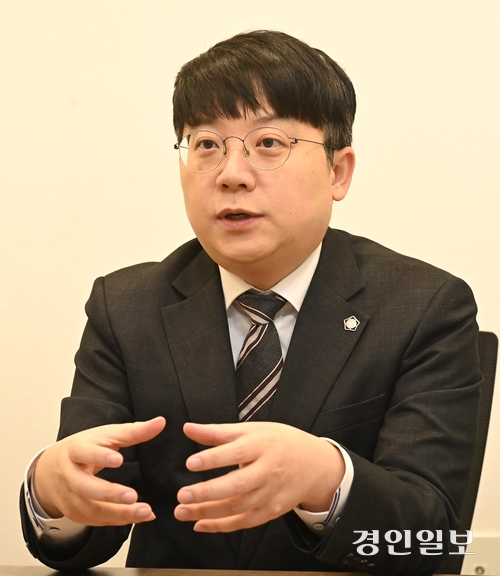 20일 오전 수원시 영통구 법무법인 서한에서 조현삼 변호사가 경인일보와 인터뷰를 하고 있다. 2025.1.20 /최은성기자 ces7198@kyeongin.com