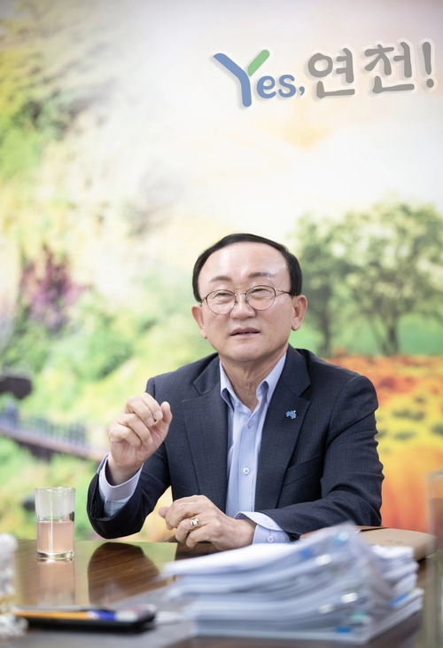 김덕현 연천군수는 을사년을 맞아 “푸른 뱀의 지혜를 모아 새로운 시작과 변화를 추구해 나가겠다”고 각오를 밝혔다. /연천군 제공