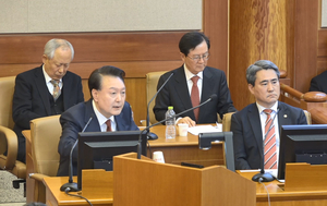 윤 대통령 사건 넘겨받은 검찰, 구속기간 연장 신청