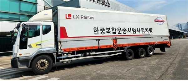 한중 복합운송 시범사업 차량. /국토교통부 제공