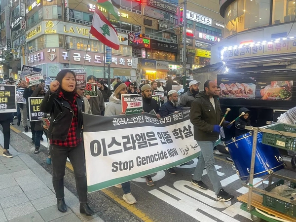 지난해 11월24일 인천 남동구 로데오광장에서 시민단체연대 ‘팔레스타인인과 연대하는 사람들’가 전쟁 중단과 학살을 촉구하는 제5차 집회를 열었다. 2024.11.24 /팔레스타인인과 연대하는 사람들 제공
