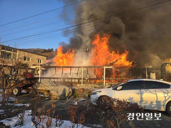 양평 한 단독주택에 불이 나 40대 부부가 숨진 채 발견됐다. 2025.2.4 /경기도소방재난본부 제공