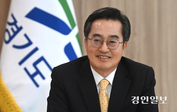 김동연 경기도지사가 지난해 12월 26일 오후 경기도청에서 신년 인터뷰를 진행하고 있다. 2024.12.26 /최은성기자 ces7198@kyeongin.com