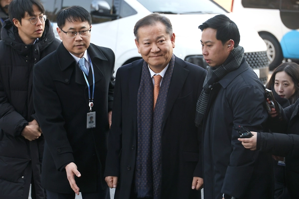 이상민 전 행정안전부 장관이 11일 서울 종로구 헌법재판소에서 열린 윤석열 대통령 탄핵심판 7차 변론에 출석하고 있다.2025.2.11/사진공동취재단