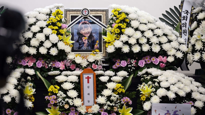 아이 하굣길 챙기는 학부모들… 초등생 피살 유사사건 방지 공론화