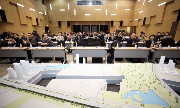 송도국제도시 6·8공구 중심부(128만㎡·아이넥스시티) 개발 사업 부지 내 핵심 시설의 설계 업체 선정을 위한 국제디지인공모 심사가 진행됐다. /인천경제청 제공