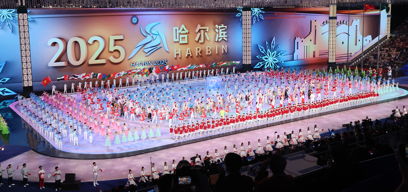 14일 중국 하얼빈 국제 컨벤션 전시 스포츠센터에서 열린 제9회 하얼빈 동계아시안게임 폐회식에서 무용수들이 피날레를 장식하고 있다. 2025.2.14 /연합뉴스